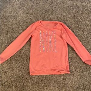 Girls Nike Shirt (L 6-7 years)